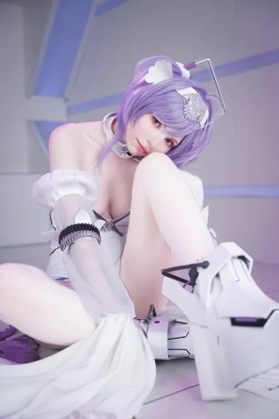曾为“碍事梨”担任体模的@PeachMilky近日惊艳亮相