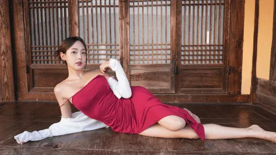 韩国真人影游《夏日美女》正式上线，国区首发价68.4元 - 念安游戏资讯