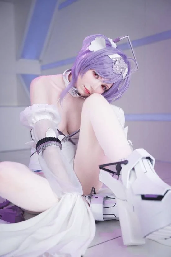 曾为“碍事梨”担任体模的@PeachMilky近日惊艳亮相